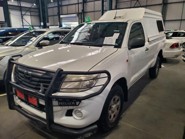 BUY TOYOTA HILUX 2005 - 2016 2015 HILUX 2.5 D-4D SRX R/B P/U S/C, Burchmore Auction